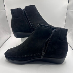 Women's SAS Boots, Size 7.5, Black Suede
